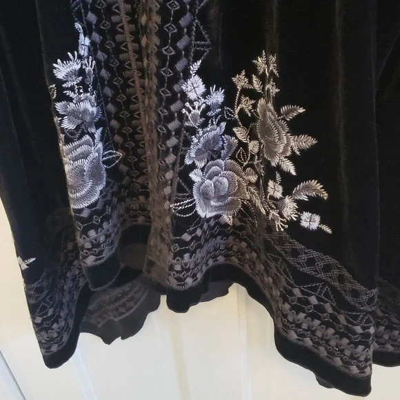 John Mark Plus Size Velvet Burnout MixedMedia 3/4 Sleeve Statement Kimomo Jacket - Picture 7 of 16